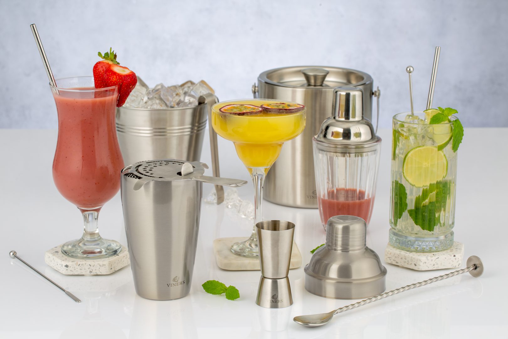 Cocktail Shaker SILVER Viners